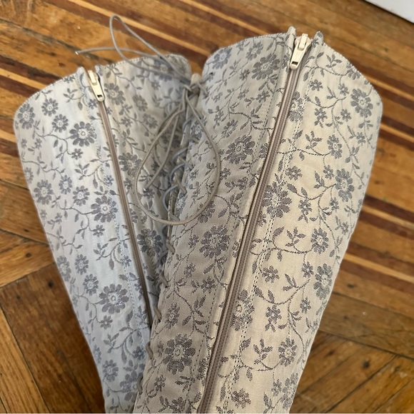 Anna Sui x Emma Hope Ivy Tapestry Lace-Up Boot - Picture 6 of 16